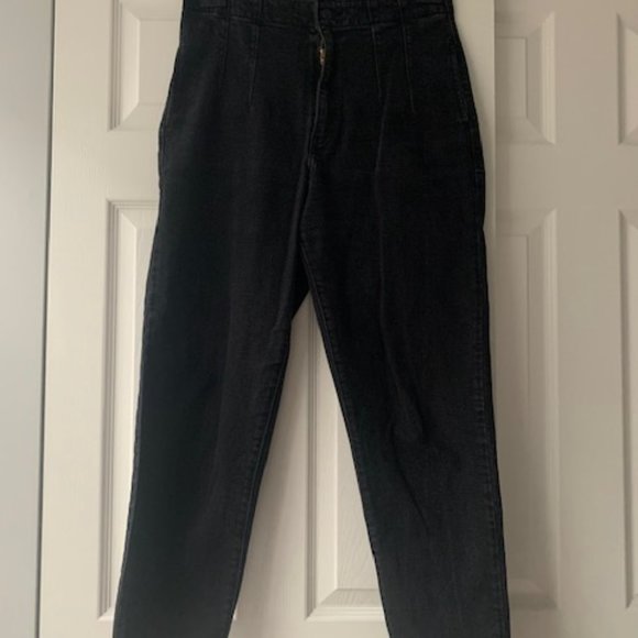 Levi's High Waisted Taper Women's Jeans - Picture 3 of 7